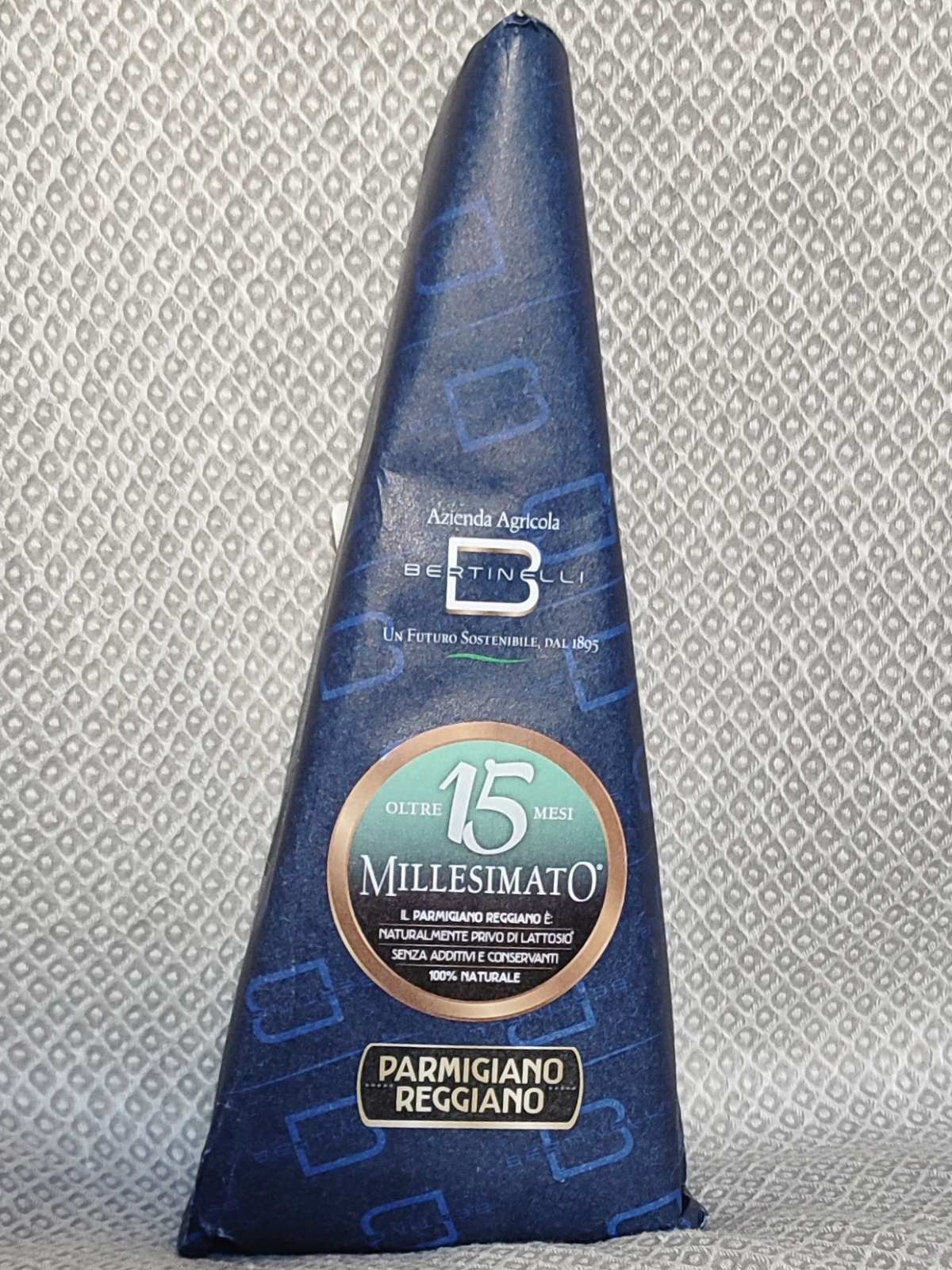 Сыр Пармезан Parmigiano Reggiano 24 мес 235г